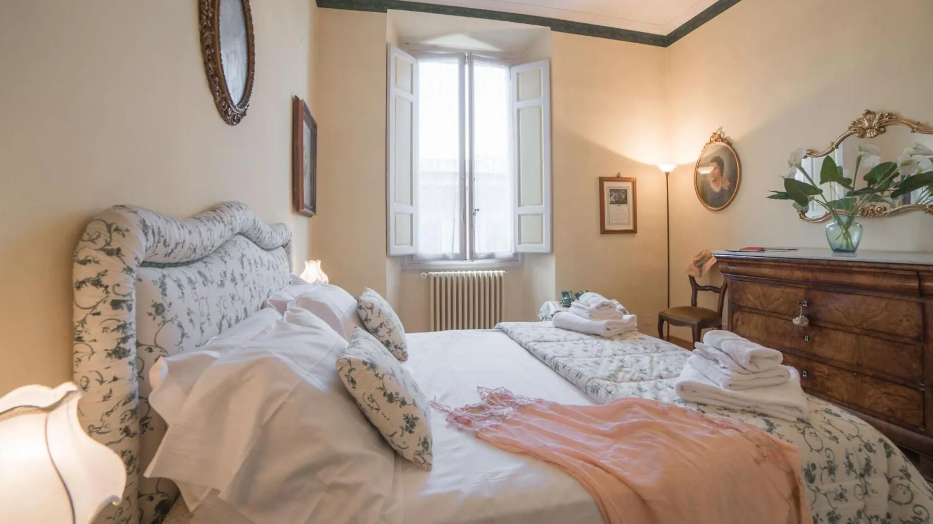 Italian Experience-Duomo Suite Florence Apartment